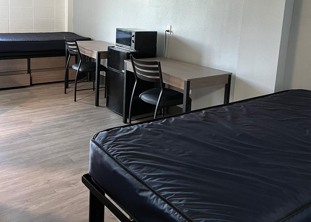 Image of Naismith split 4-person suite